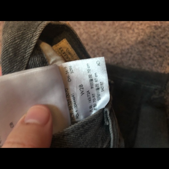 levi’s 501 high waisted shorts - Picture 3 of 3